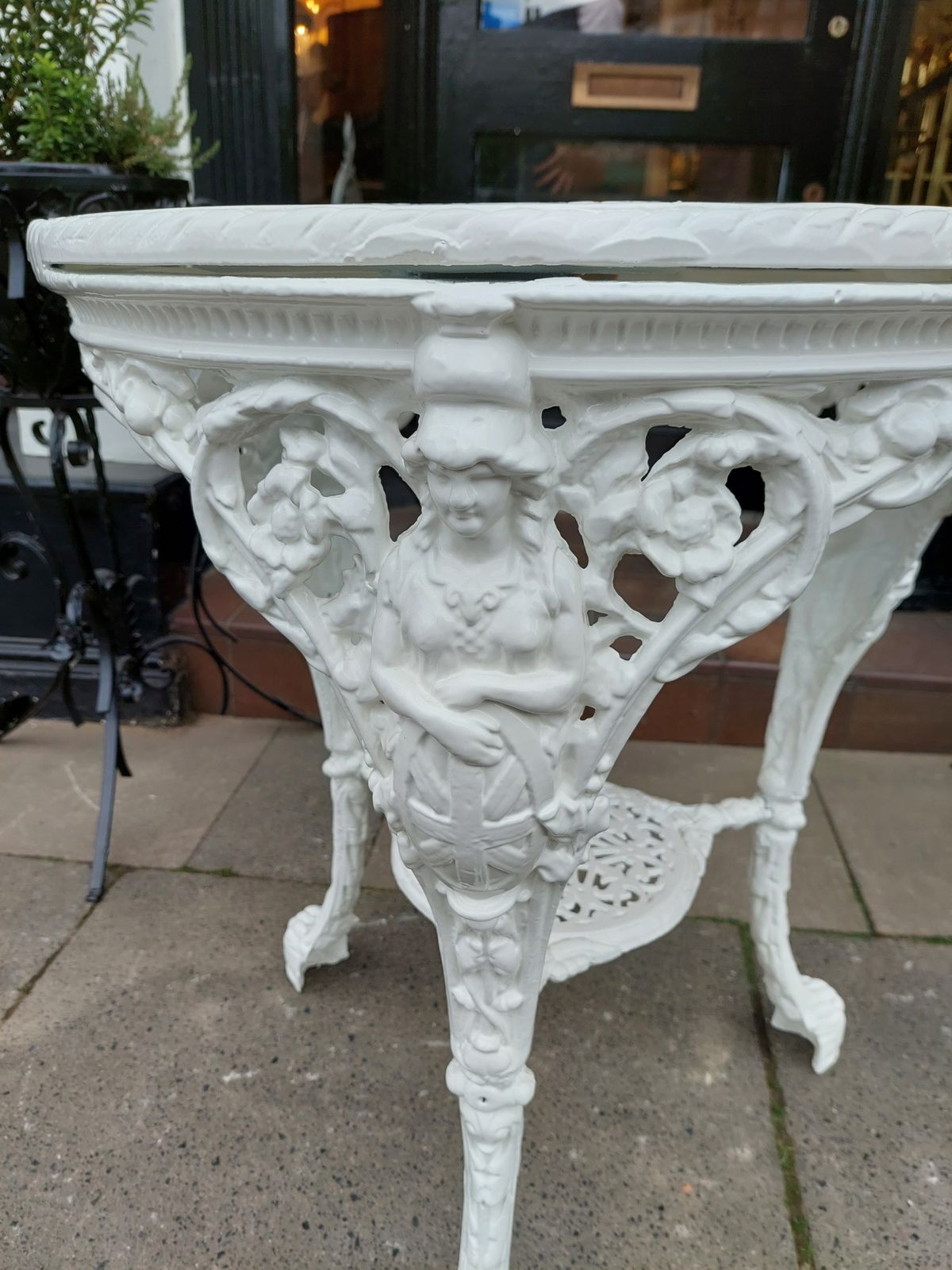 1250.0 Victorian Painted Cast Iron Circular Garden Table photo