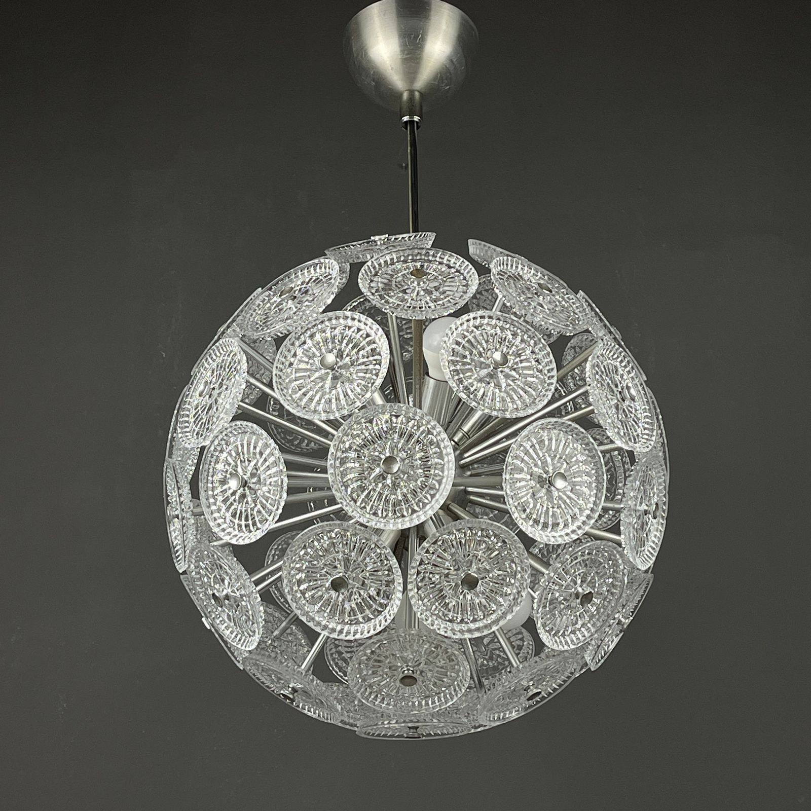 photo furniture Vintage Crystal Chandelier Sputnik Dandelion Italy 1960s