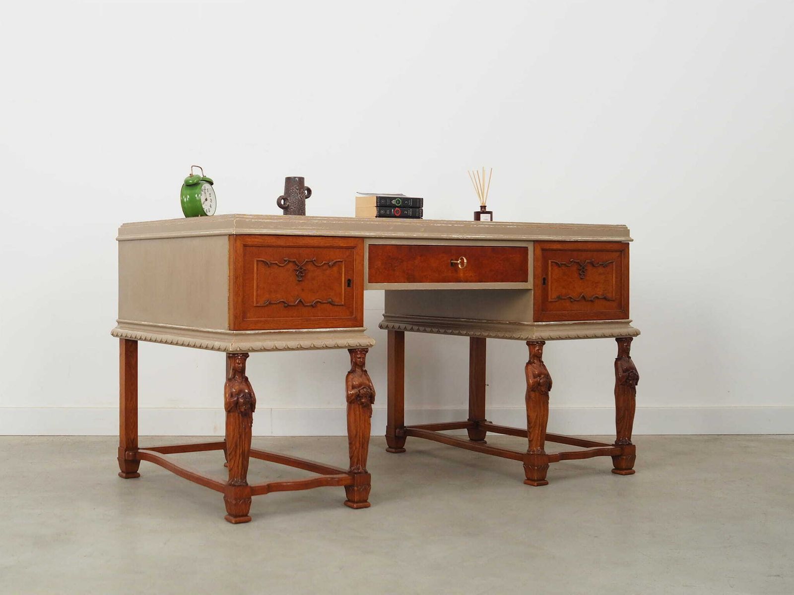 Oak Desk, Danish Design, 1950s, Production: Denmark photo vinterior