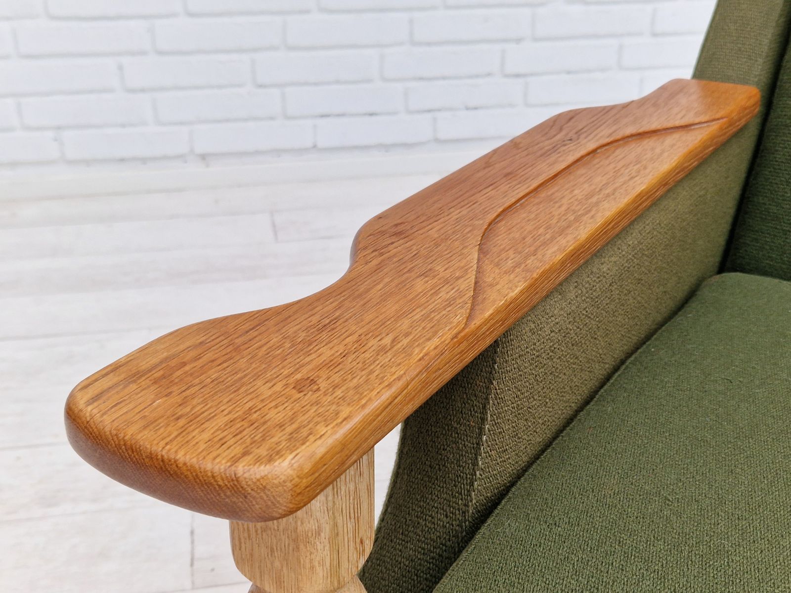 photo for sale Jaren 1970, Deens Design, Loungestoel In Groen Meubelwol, Eikenhout.