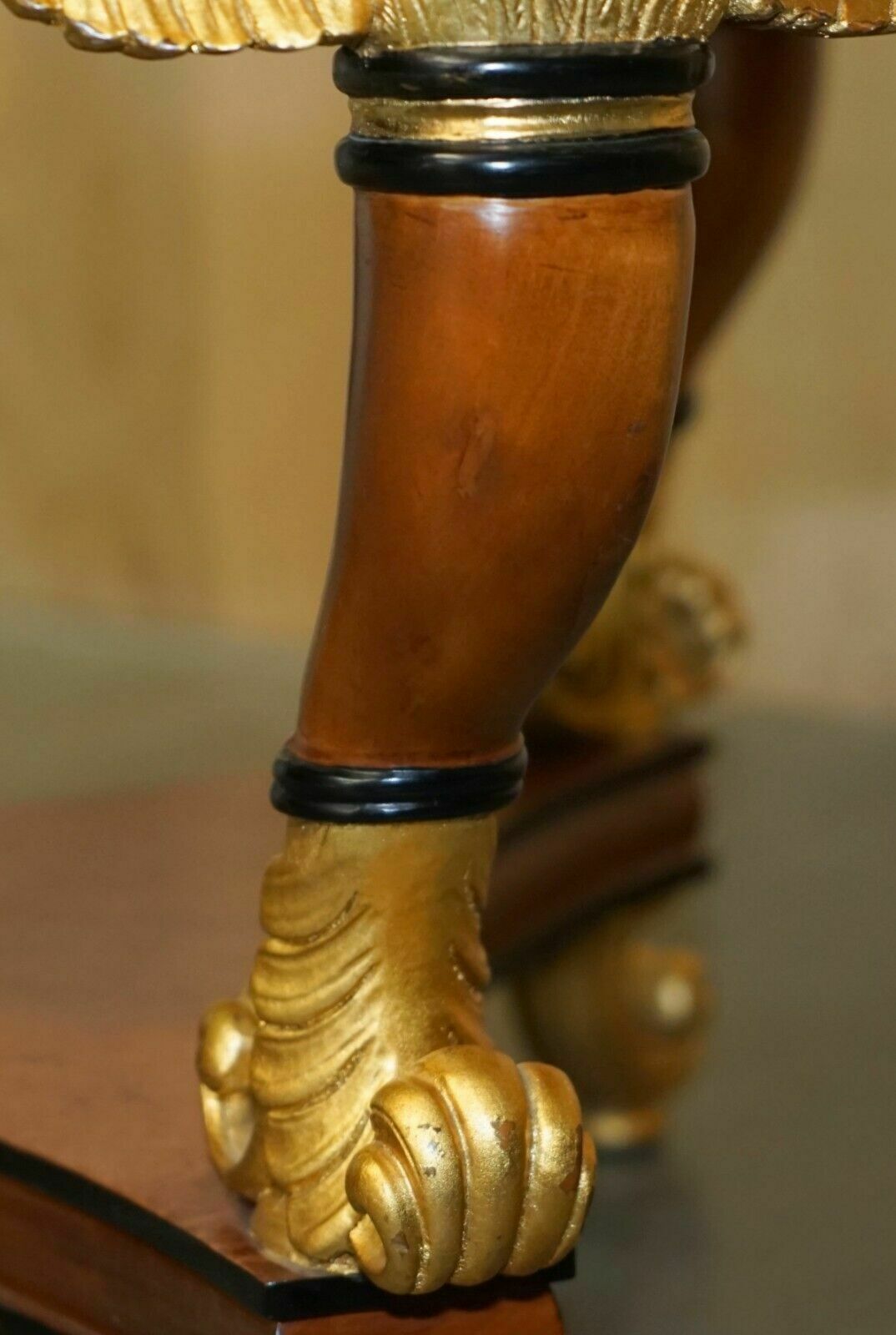 photo vinterior Vintage Egyptian Revival Sphinx Giltwood & Marble Centre Occasional Table