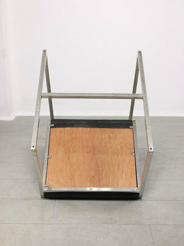 photo furniture Vintage Bauhaus Black Chair In Chrome And Leatherette