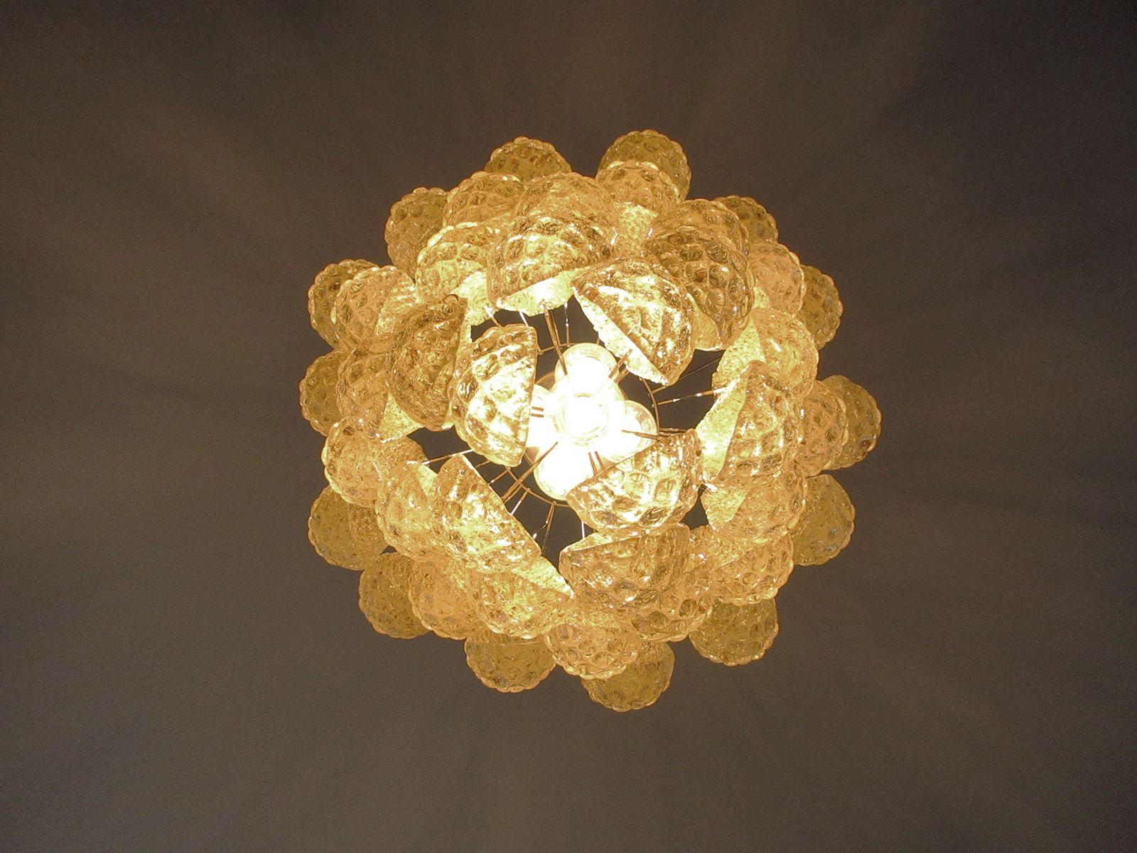 photo vintage Italian Vintage Murano Chandelier 41 Amber Glass Petals Drop