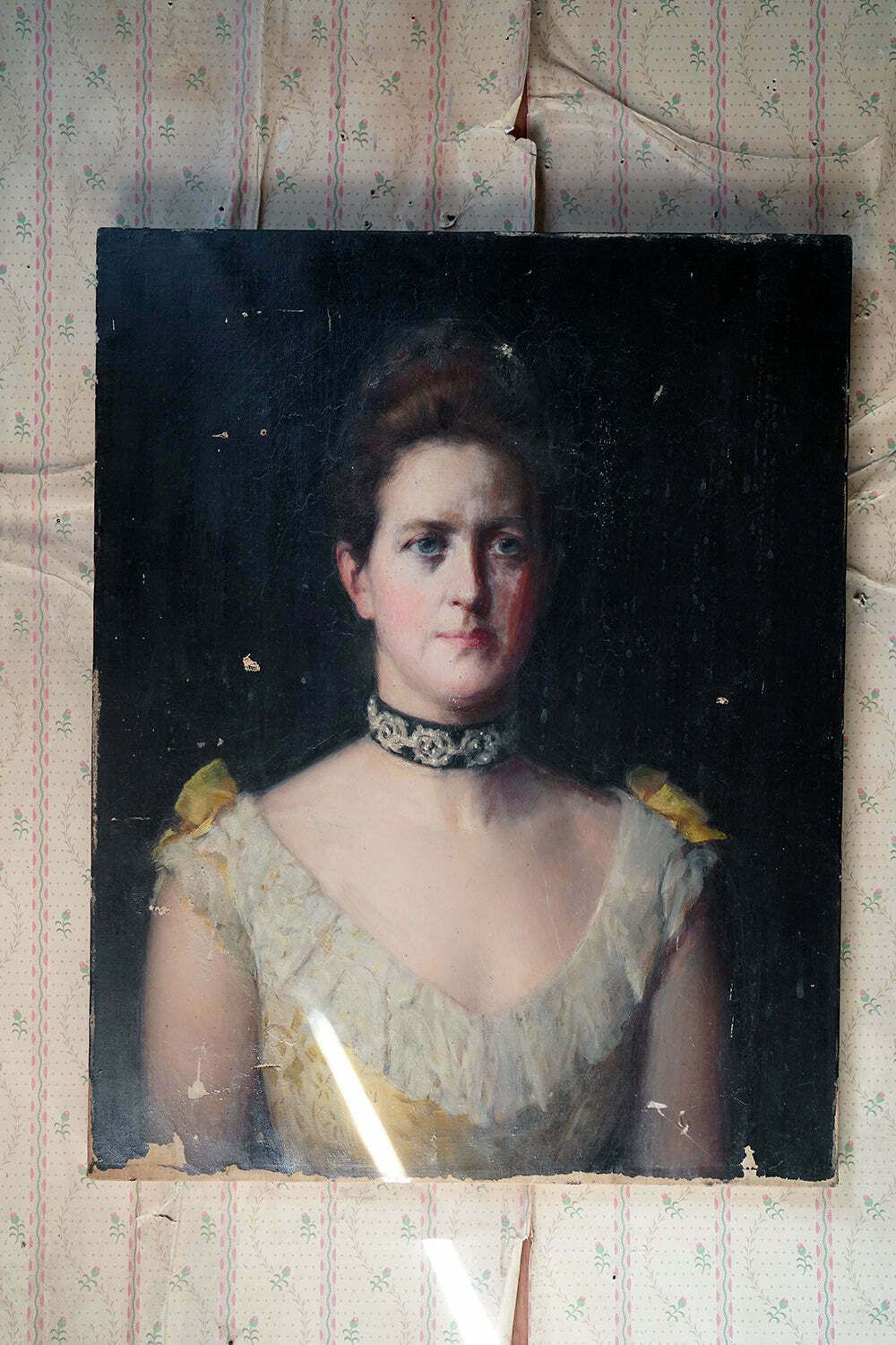 Robert Edward Morrison (1852 1925); A Good Oil On Canvas Portrait Of A Lady Dated To 1889 photo furniture