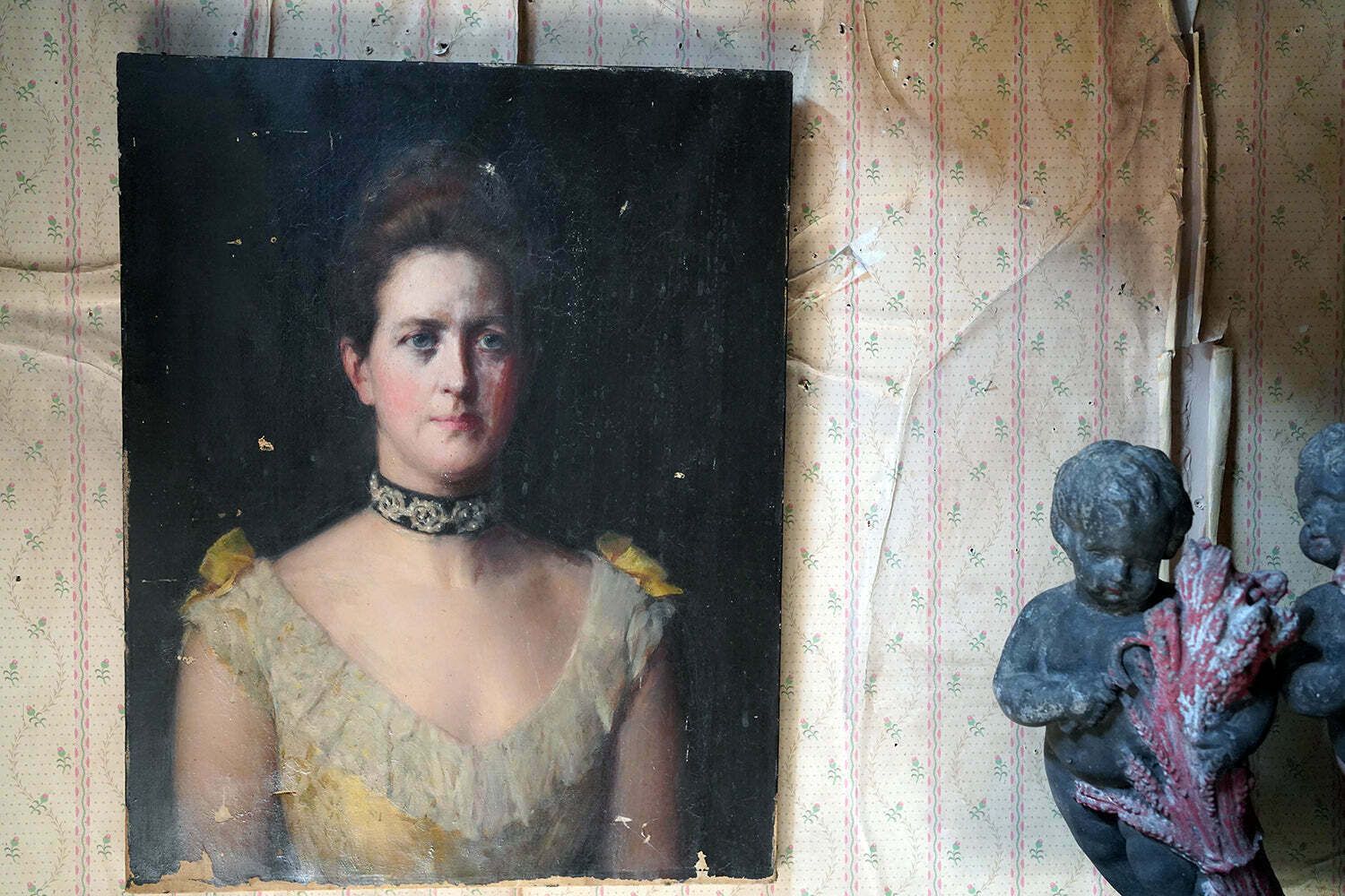 Robert Edward Morrison (1852 1925); A Good Oil On Canvas Portrait Of A Lady Dated To 1889 photo 1200.0