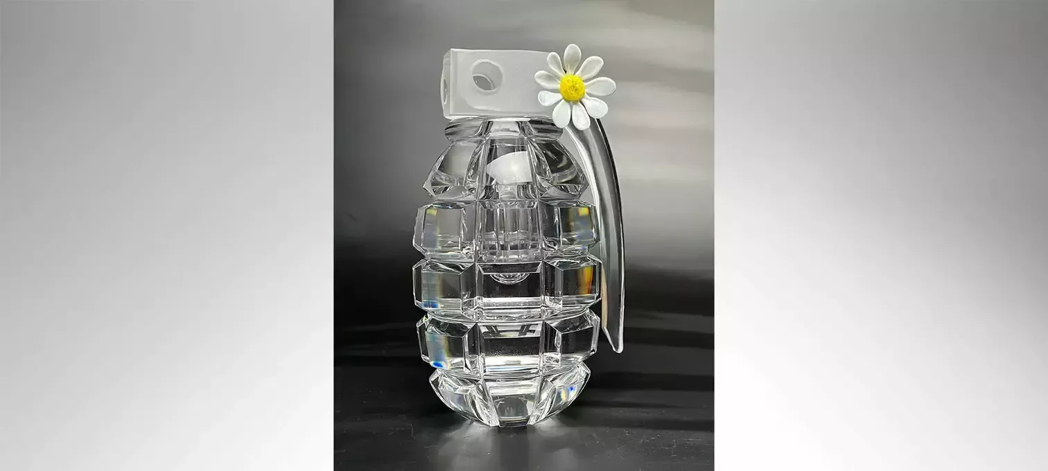 Picking Daisies  Hot Sculpted Glass, Cut Polished And Assembled With Lampworked Daisies