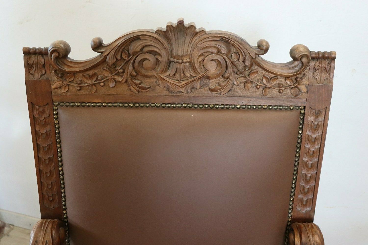 Late 19th Century Carved Walnut Throne Chairs, Set Of 2 photo 3391.4
