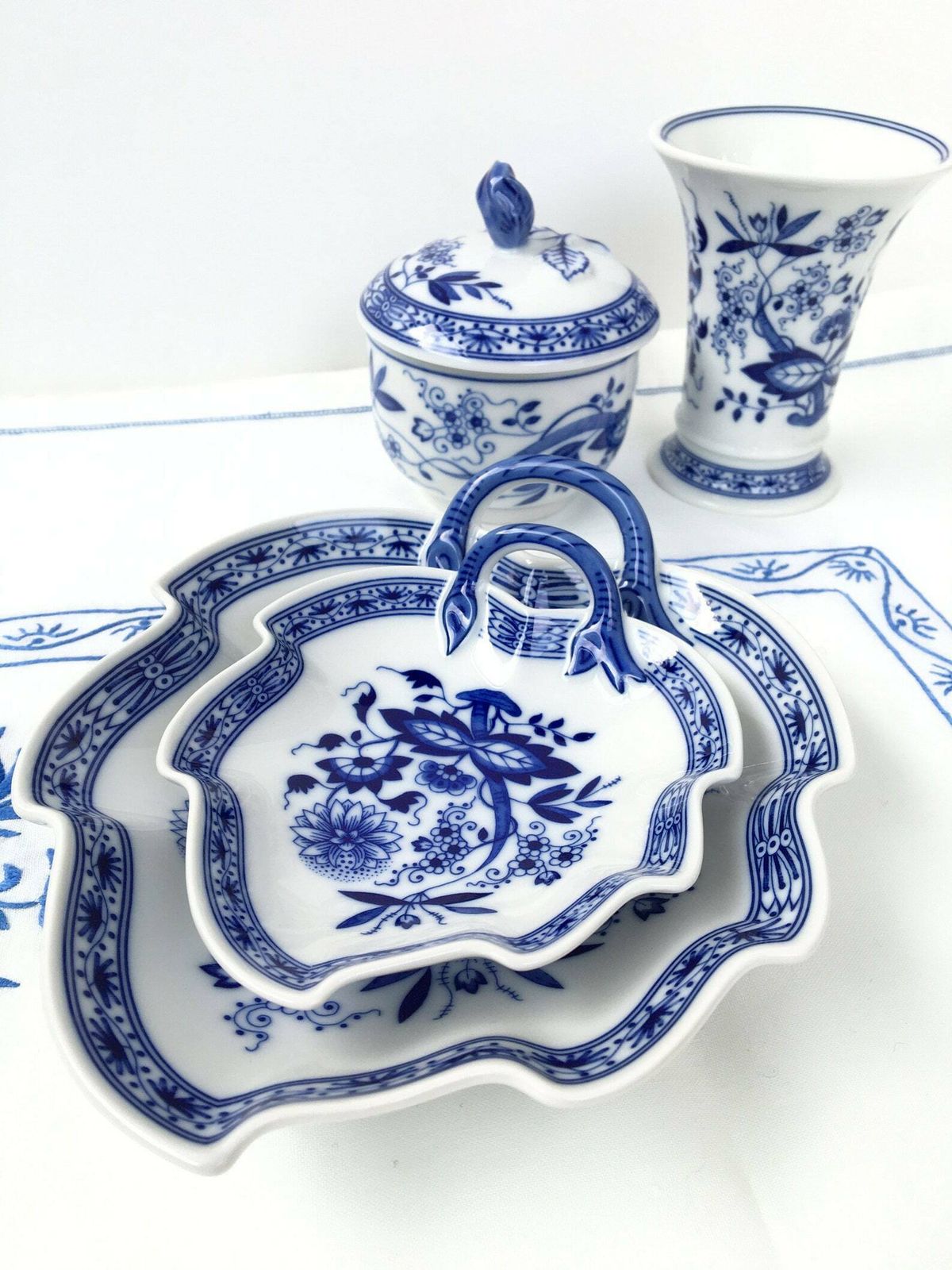 Blue Onion Borden Porselein Bladvorm Hutschenreuther 6 Stuks photo furniture