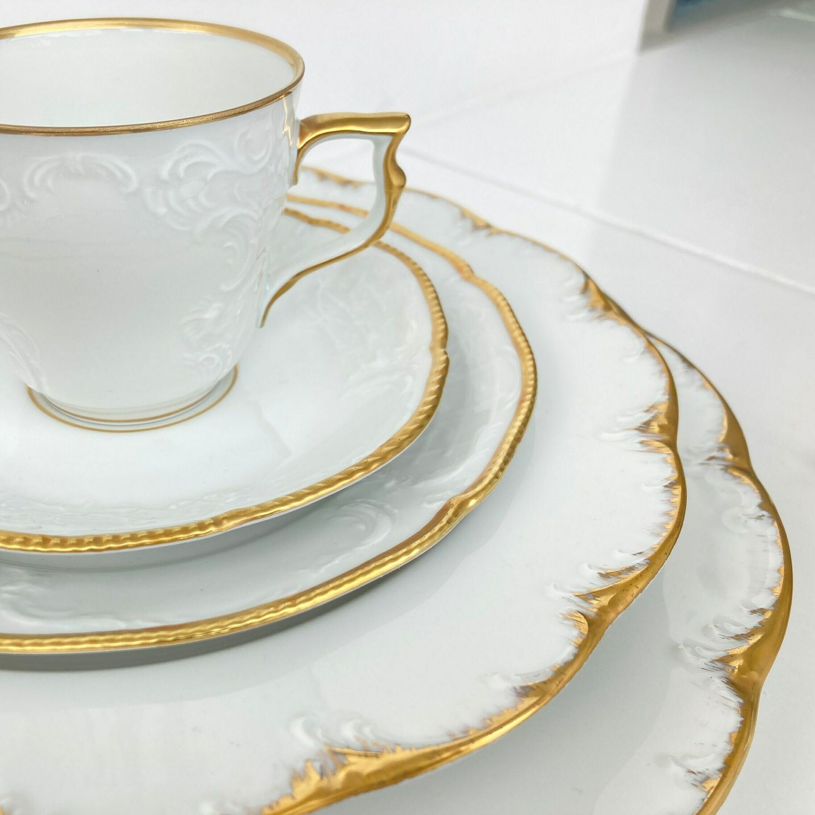Rosenthal Koffiekopje, Schotel En Borden Set | 5 Delig | Handgeschilderd | Wit Goud | Classic Rose | photo furniture