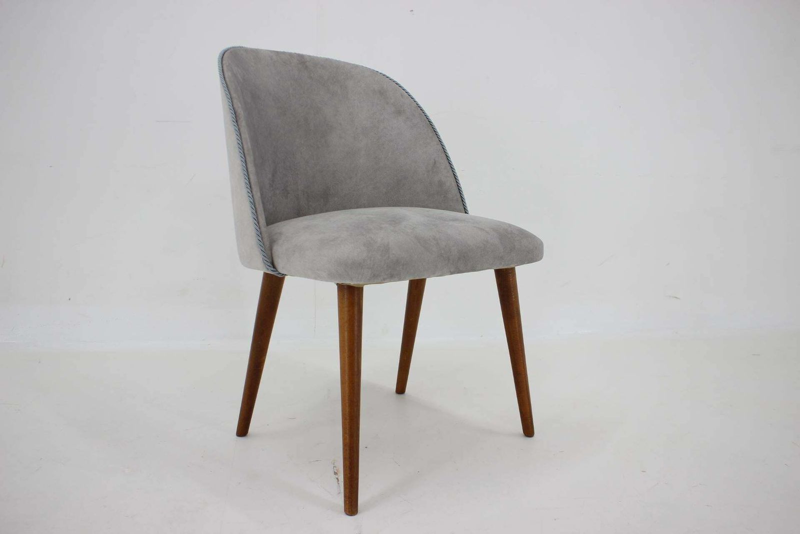 421.0 1960s Restored Side Or Desk Lounge Chair, Czechoslovakia photo