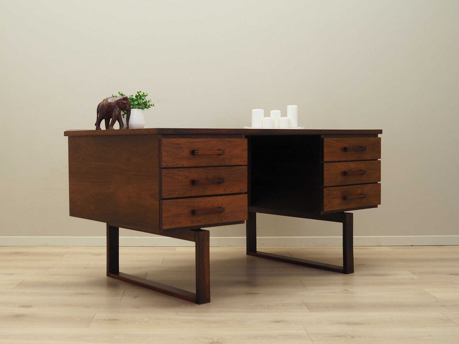 Vintage Desk, Danish Design, 1960s, Designer: Torben Valeur & Henning Jensen, Manufacturer: Dyrlund photo 4479.0