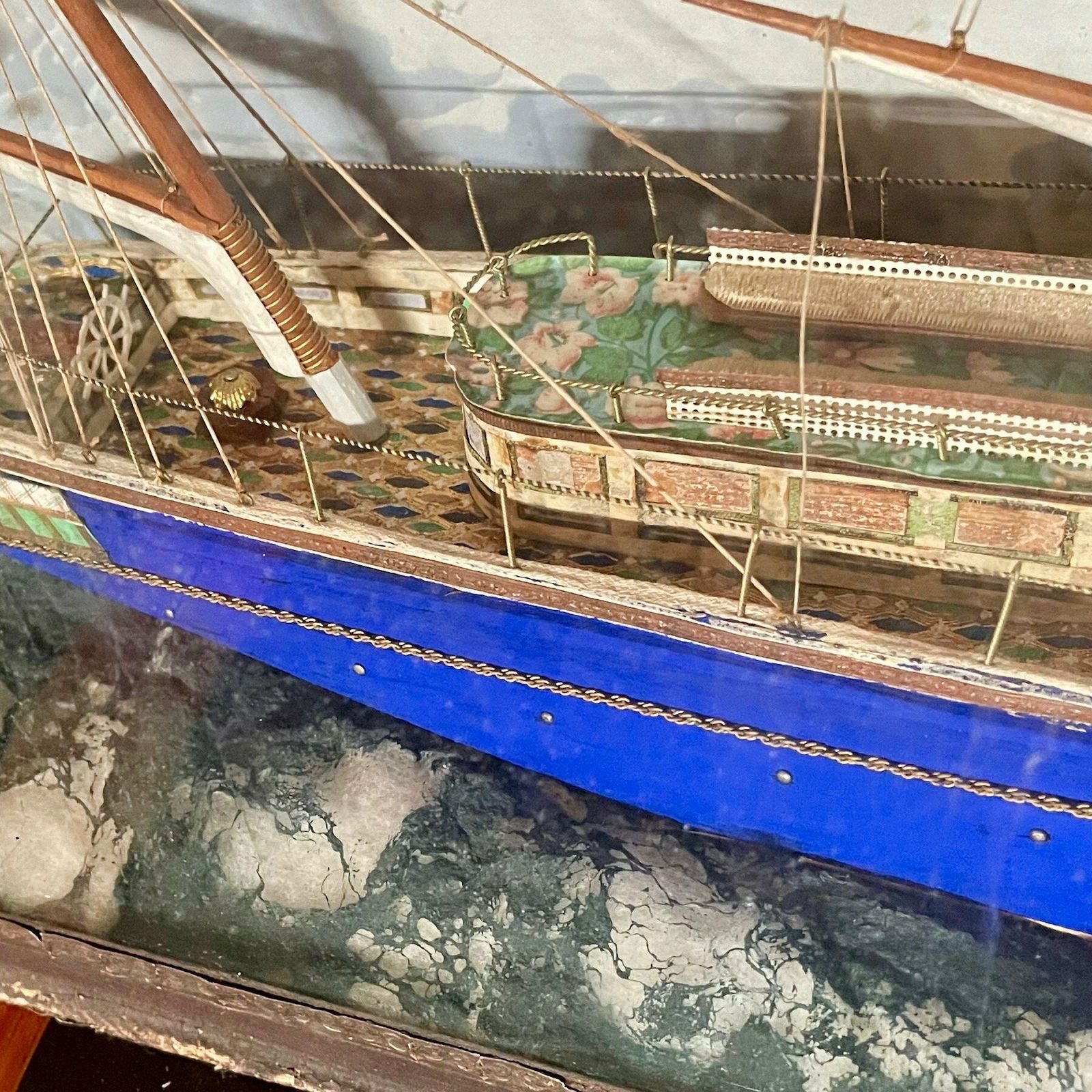 A Diorama Model Of An Imperial Yacht photo 975.0