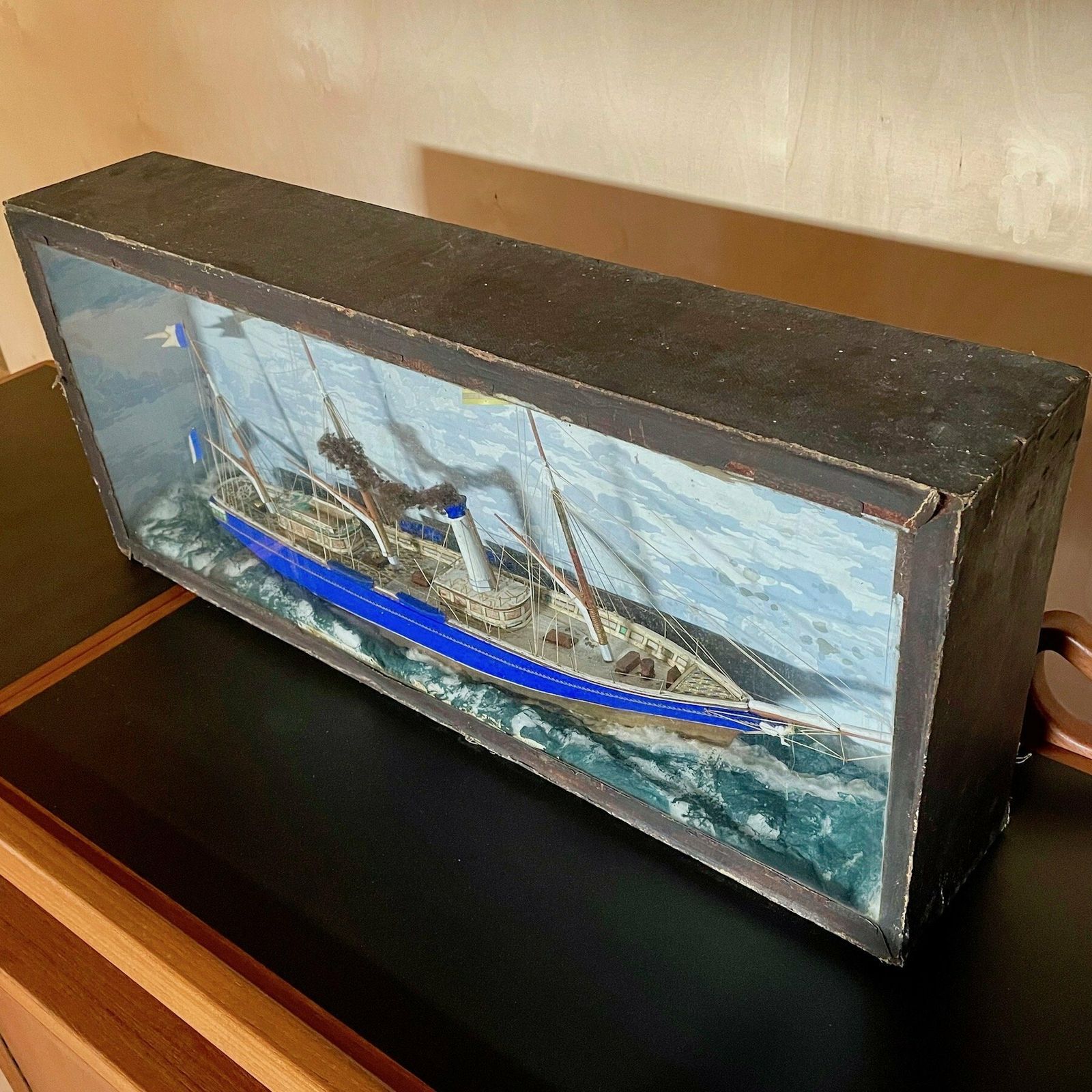 A Diorama Model Of An Imperial Yacht photo vinterior