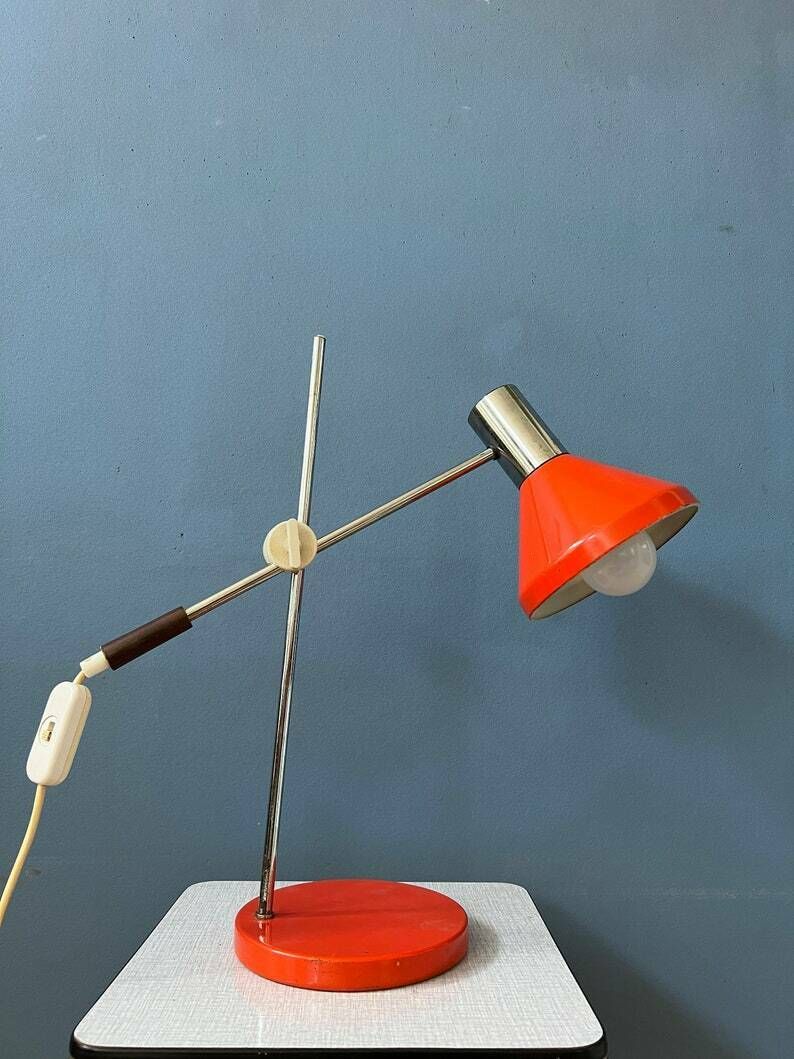 Rode Mid Century Bureaulamp | Scharnierende Tafelarm | Chroom Space Age Lamp photo 156.0