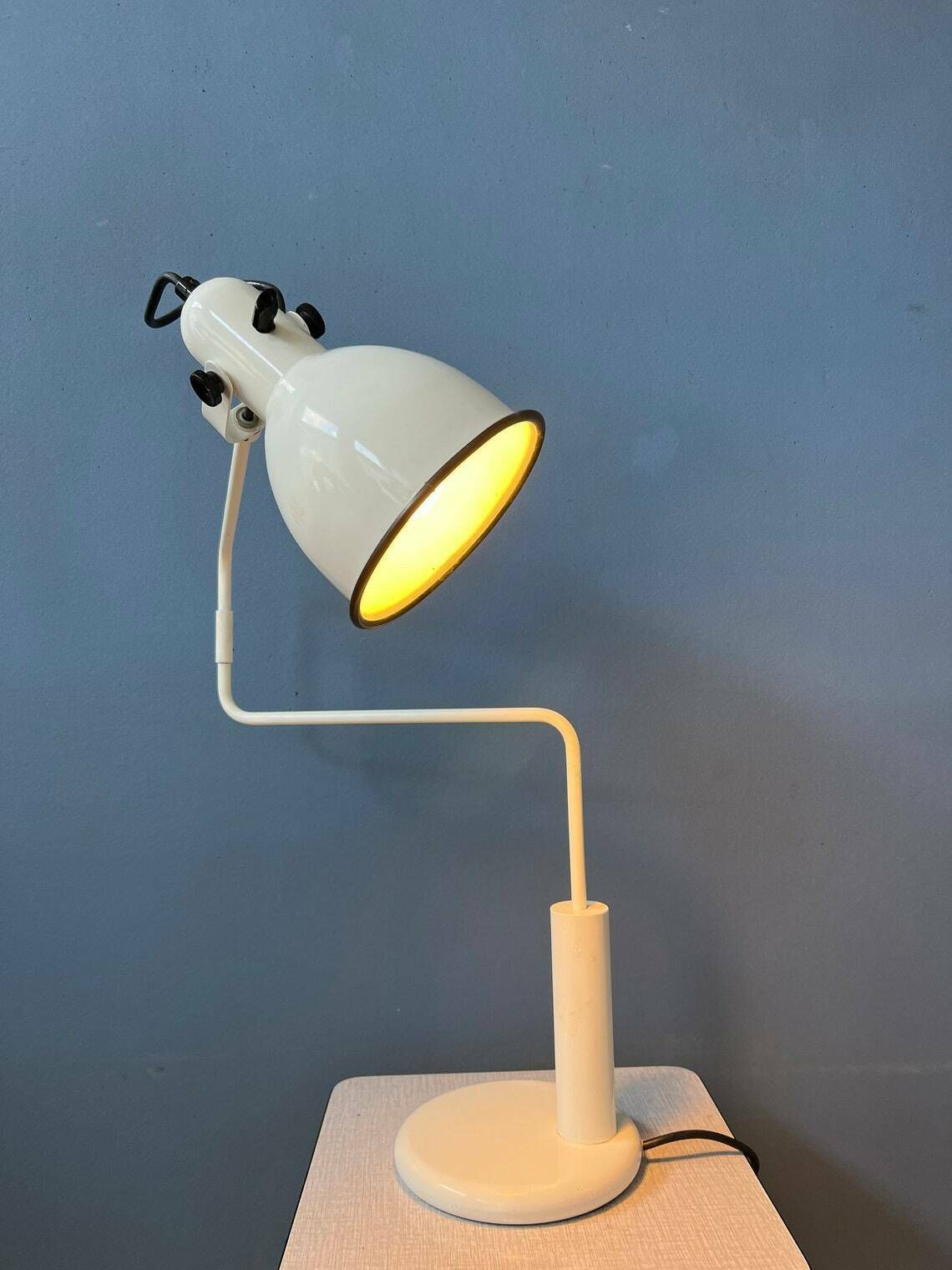 Anvia Elbow Tafellamp Van Hoogervorst | Witte Swing Arm Bureaulamp | Mid Century Bureaulamp photo Verlichting