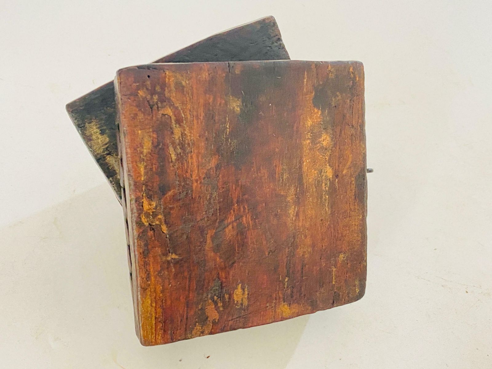 Old African Hand Carved Wooden Box 19th Century Brown Color Powder Box photo vinterior
