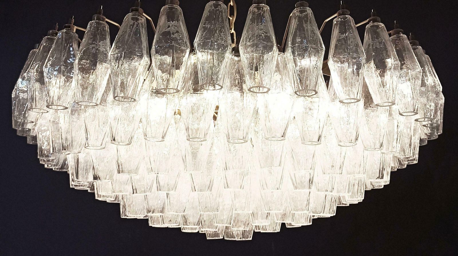 photo buy Beautiful Murano Glass Chandeliers   185 Iridescent Glasses