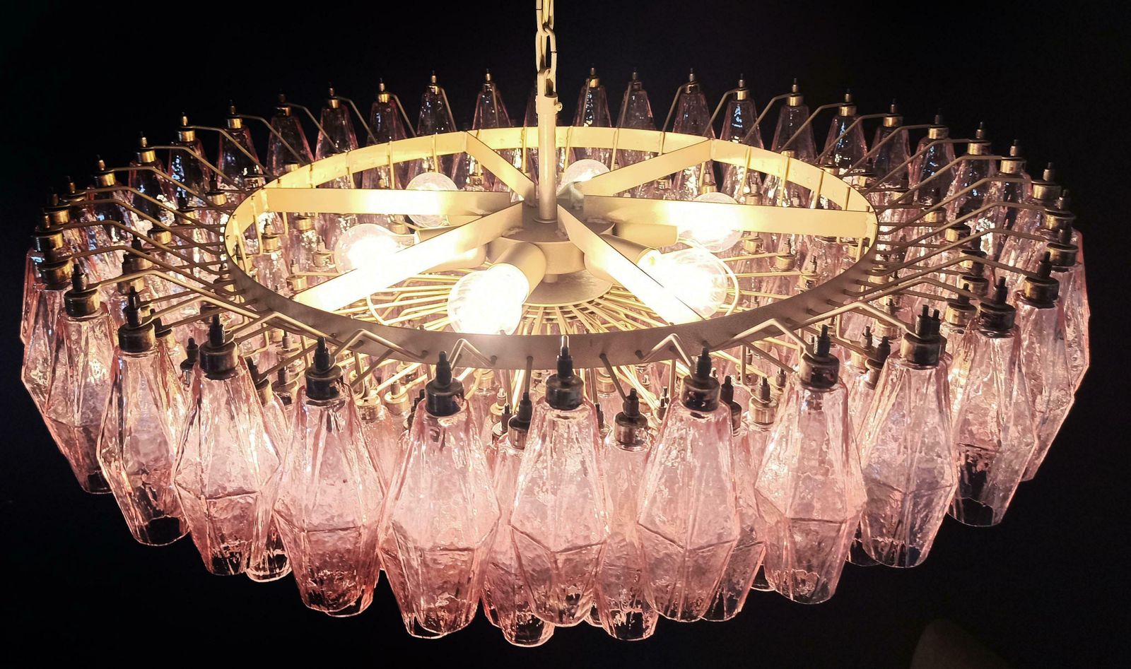 photo furniture Charming Amazing Murano Glass Chandeliers   185 Pink Poliedri