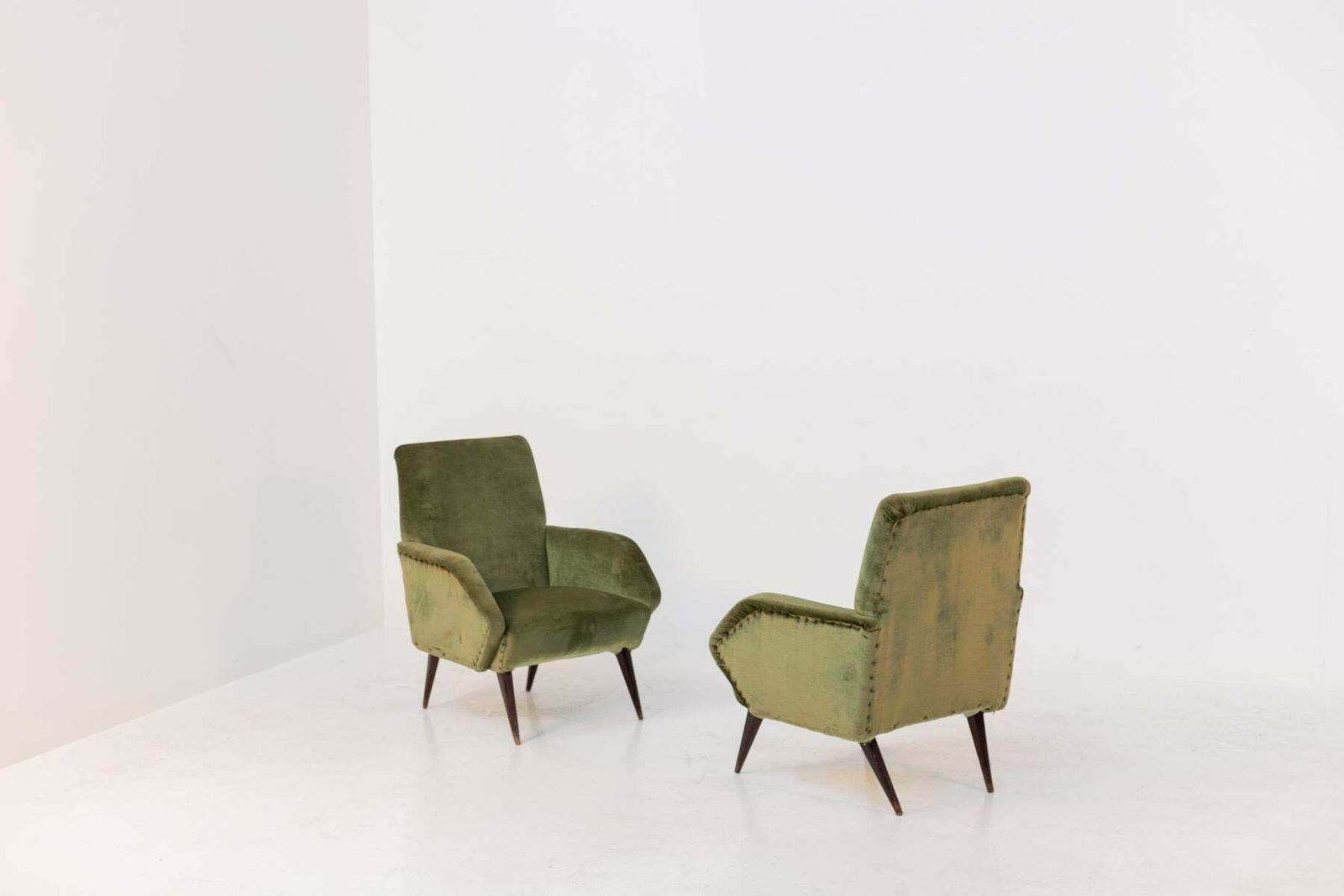 Italian Armchairs In Green Velvet And Wood photo vinterior