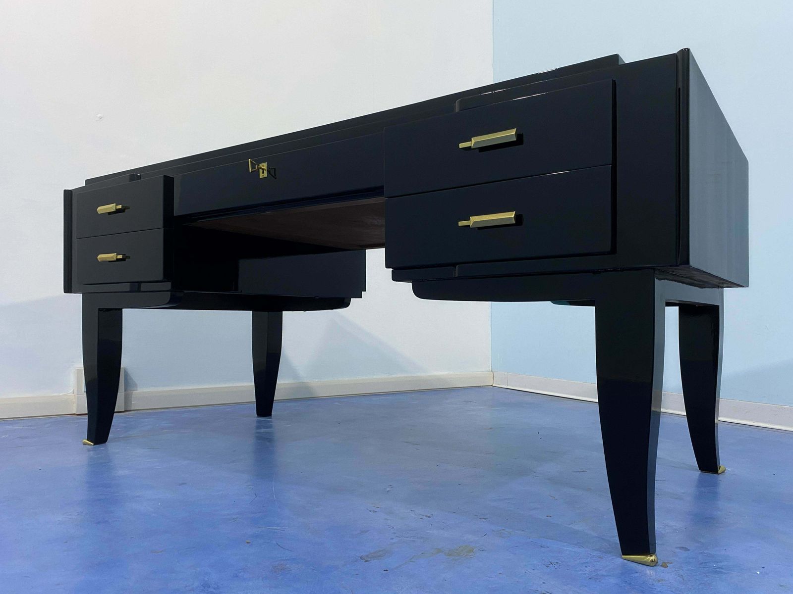 photo vintage French Art Deco Black Lacquered Executive Desk, 1930s