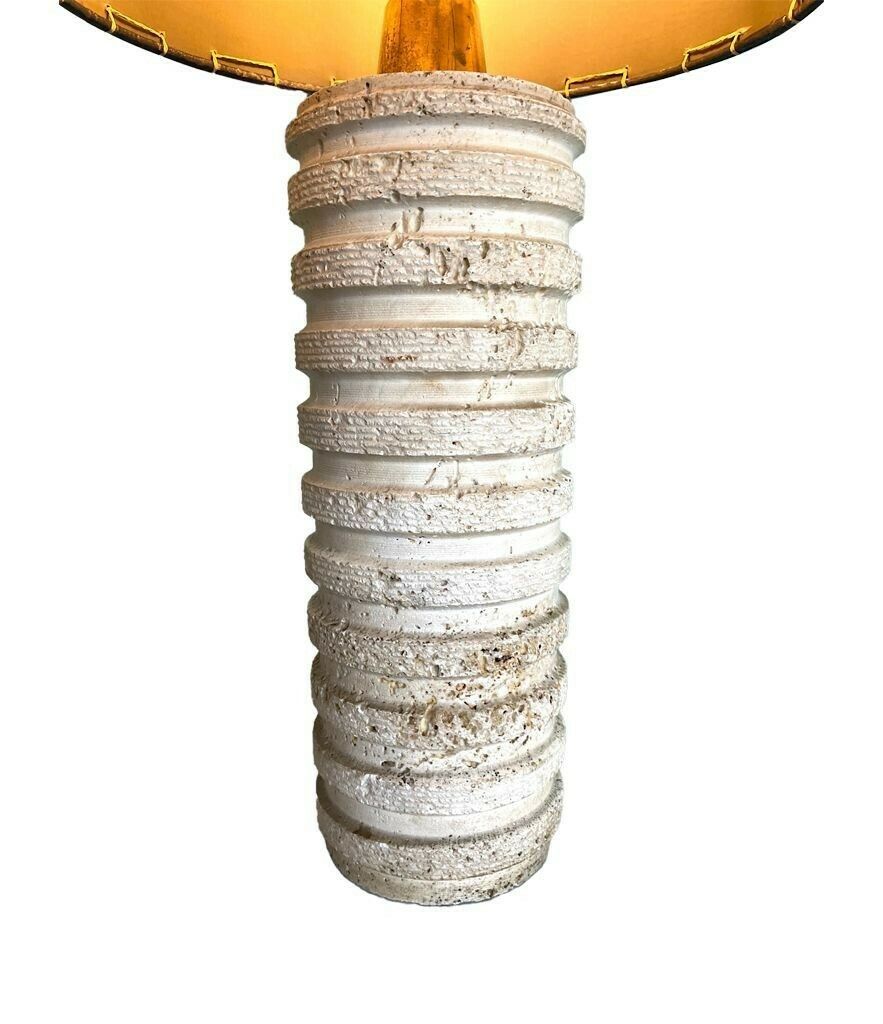 photo vinterior A Large Italian 1970s Travertine Lamp By Fratelli Mannelli With Brass Fittings