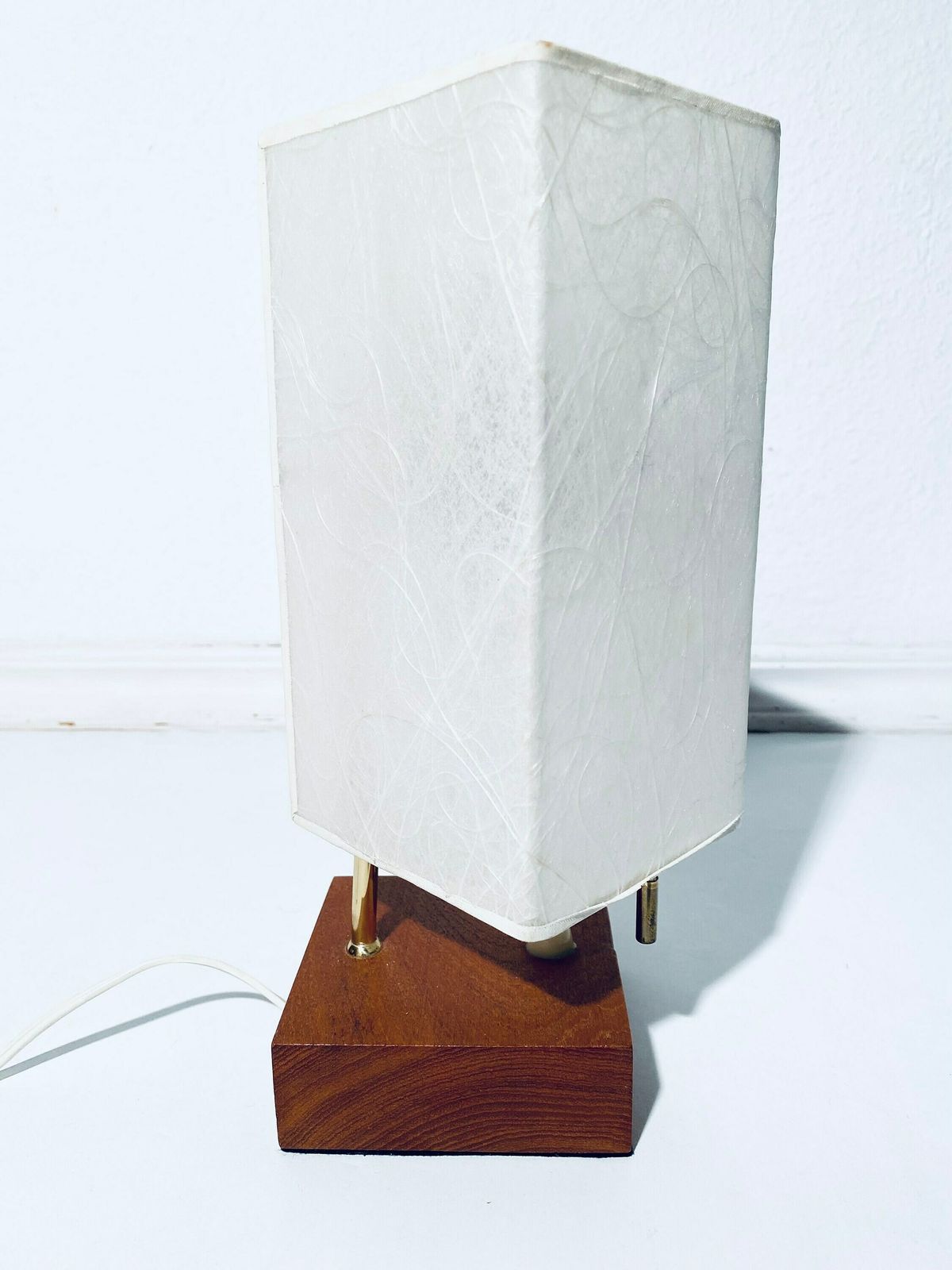 Elegant Mid Century Teak Paper Shade Table Lamp Bedside Lamp / Vintage Decor 1960s photo vinterior