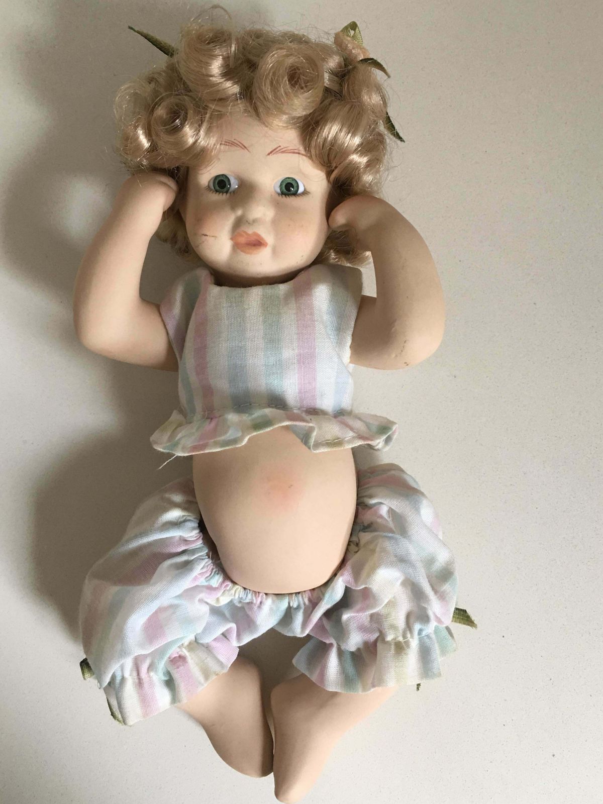 Poupée en porcelaine biscuit d'époque mid-century photo vinterior