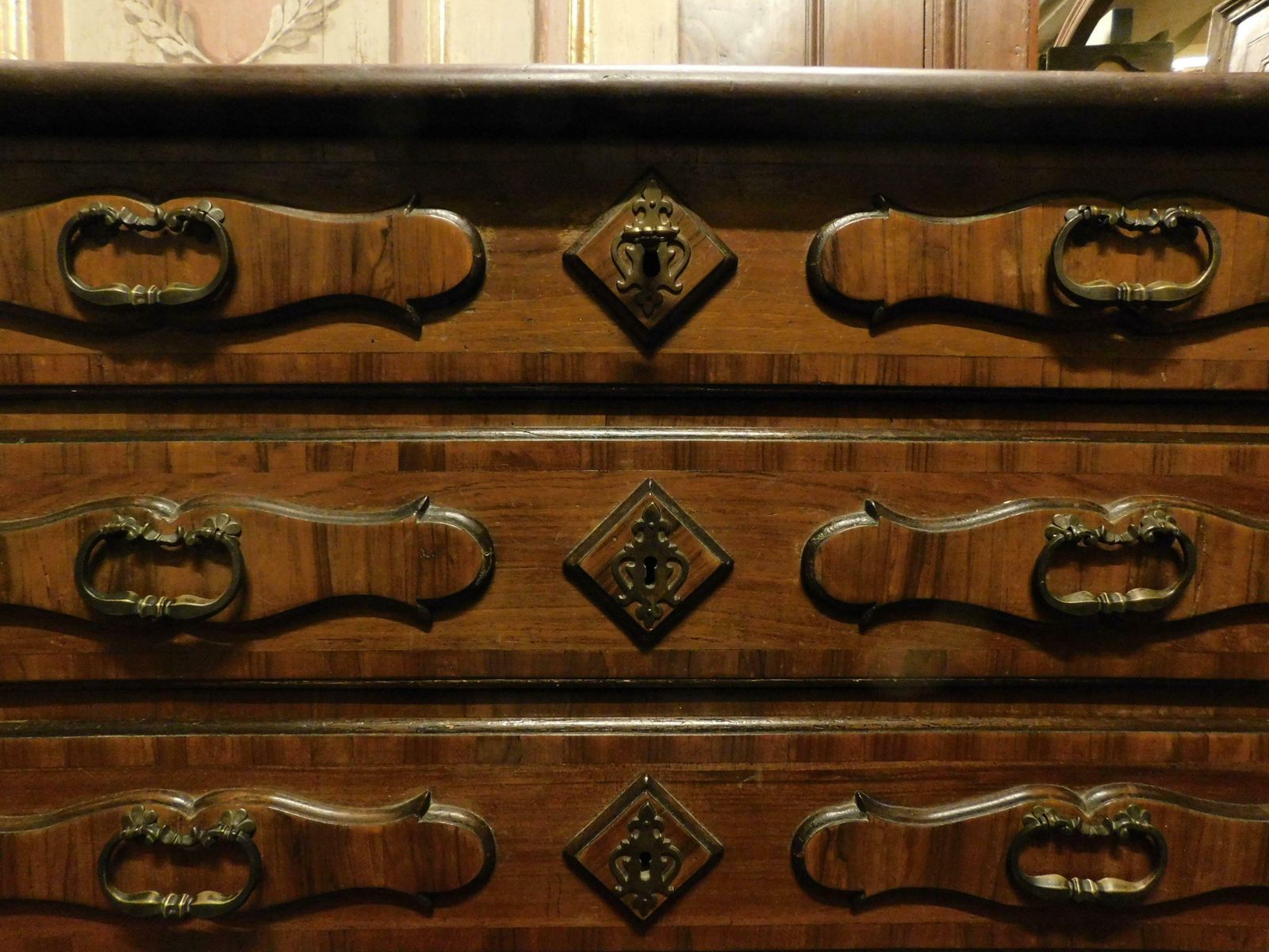 Antique Commodes, Chest Of Drawers Walnut Inlaid Briar, 18th Century Italy photo Furniture
