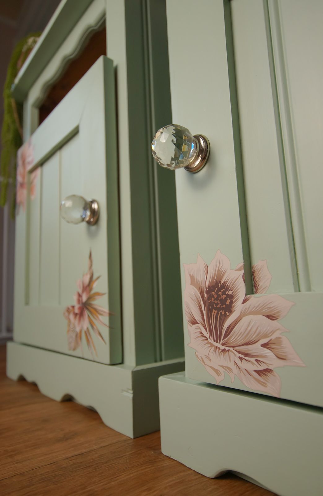 Floral Bedside Tables photo 275.0