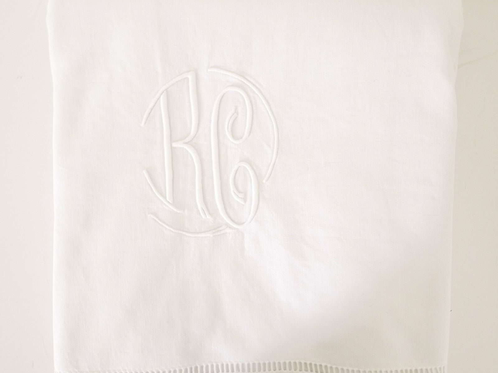 French Linen Sheet Antique Linen, Oval Monogrammed "Rc" Queen Size Excellent Condition photo 239.0
