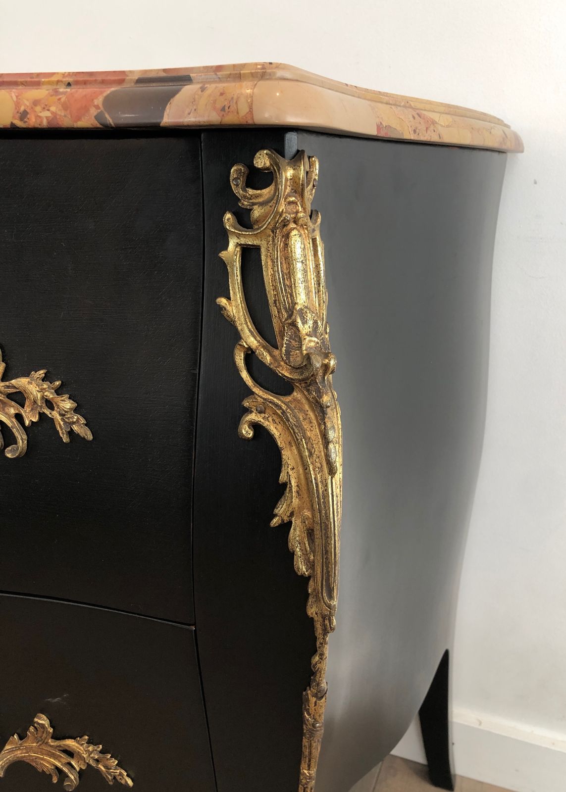 photo vinterior Ebonized Curved Chest Of Drawers Decorated With Bronze Elements Stamped By Beyne Roubaix