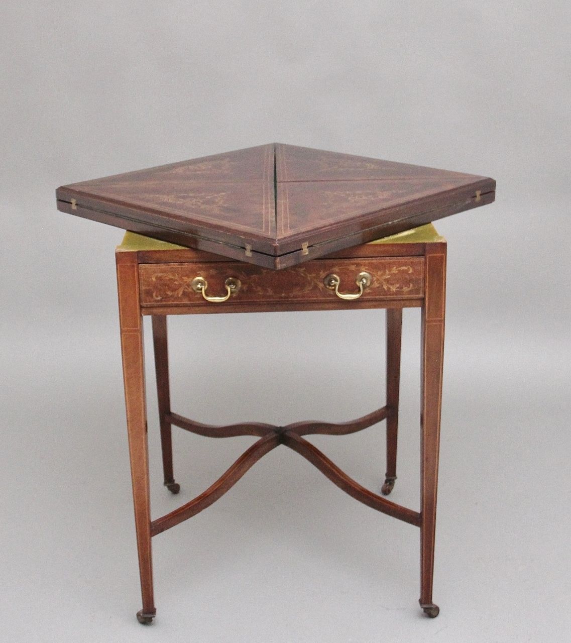 Early 20th Century Mahogany And Inlaid Card Table photo Furniture
