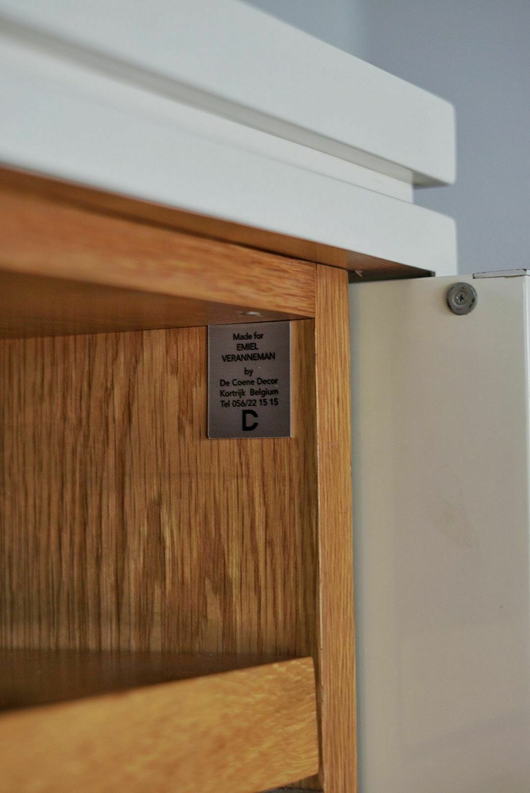 photo vinterior Decoene Voor Emiel Veranneman, Wit Gelakt Eikenhouten Kabinet, België, Jaren 1960
