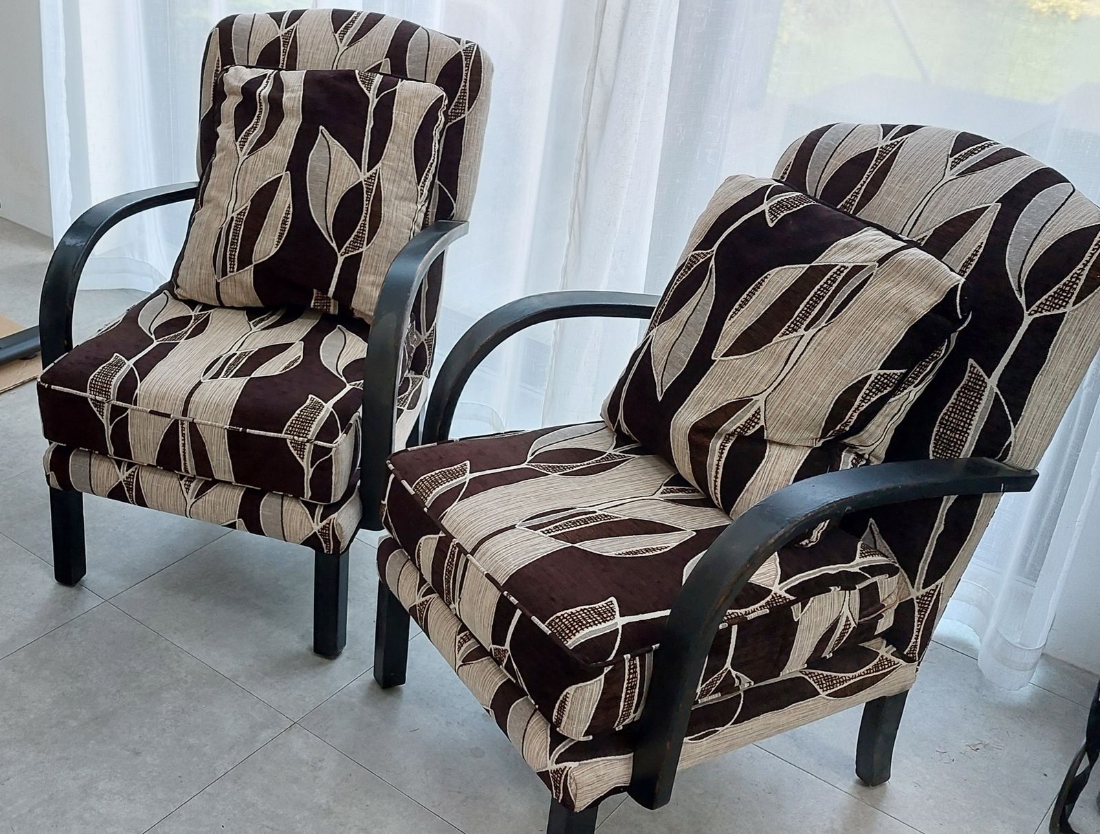 Bentwood Club Style Lounge Chairs