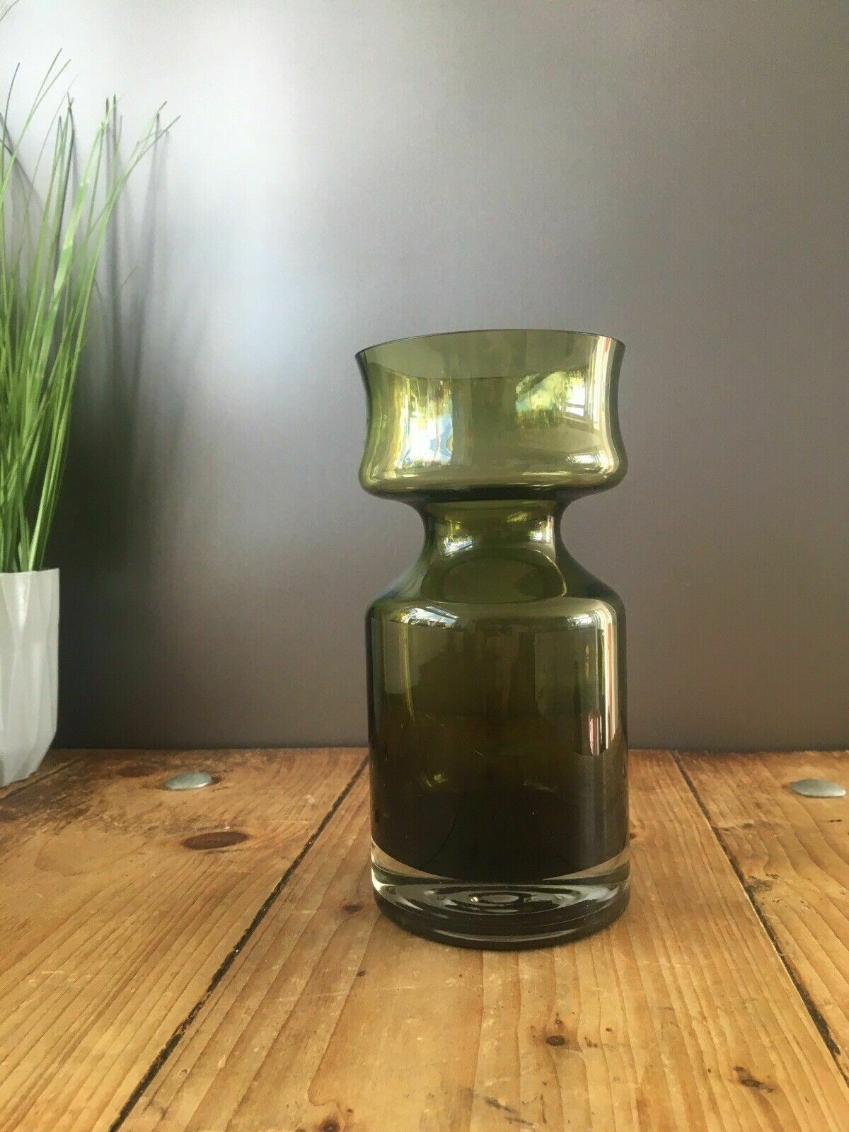 Retro 60's Rihihimaki Green Art Glass Rose Vase 1477 Tamara Aladin Scandinavian photo 60.0
