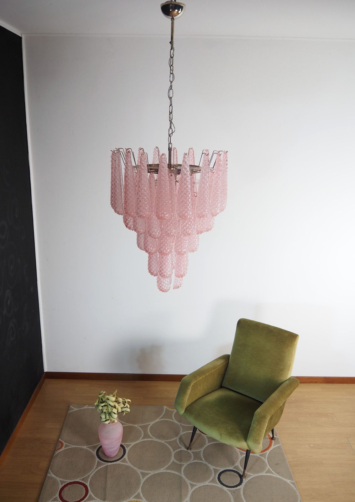 photo furniture Huge Italian Vintage Murano Chandelier 52 Pink Glass Petals Drop