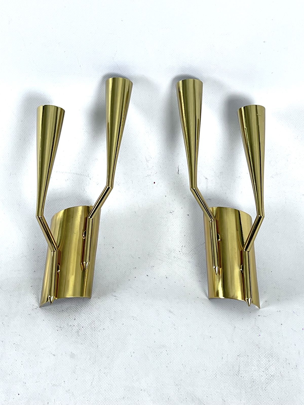 Mid Century Modern Pair Of Brass Oscar Torlasco Attributable Sconces. Italy 1950s