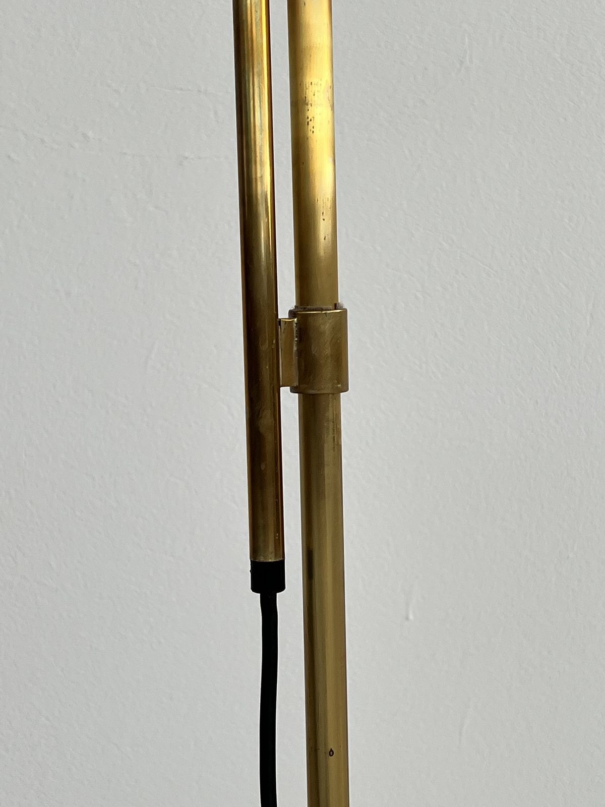 photo vinterior Florian Schulz Mid Century Adjustable Floor Lamp In Full Brass, 1970s