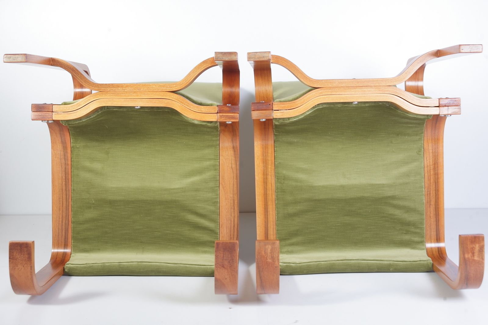 photo vintage Mid Century Brutalist Armchairs By Jan Bocan For Ton N.P Drevopodnik Holesov, Set Of 2, 1972