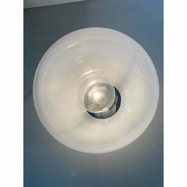 Contemporary Scenographic Murano Vanished White Murano Glass Table Lamp In 70's Style photo vinterior