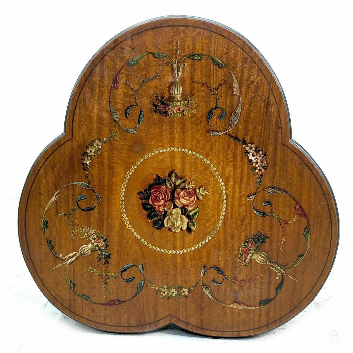 English Pedestal Table In Painted Satin Mahogany photo 845.0