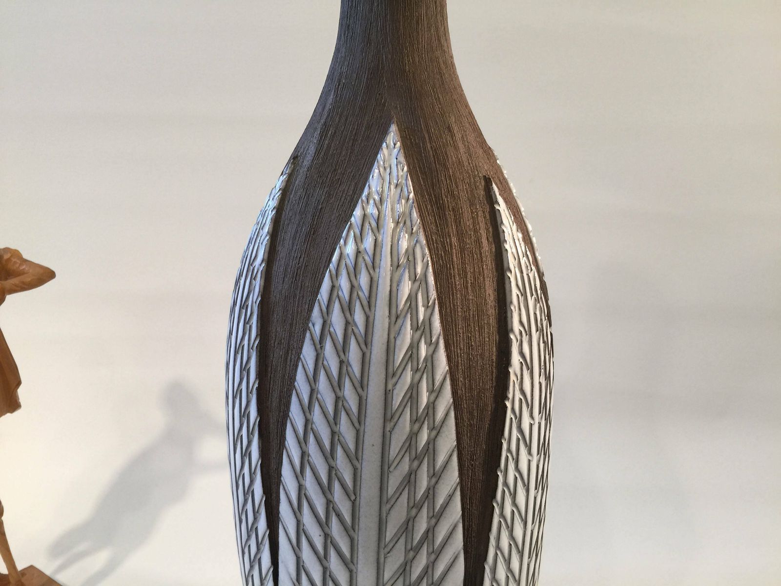 Anna Lisa Thomson For Upsala Ekeby, Paprika Vase, 1940s 1960s, Scandinavian Home Decor Mid Century Modern photo vinterior
