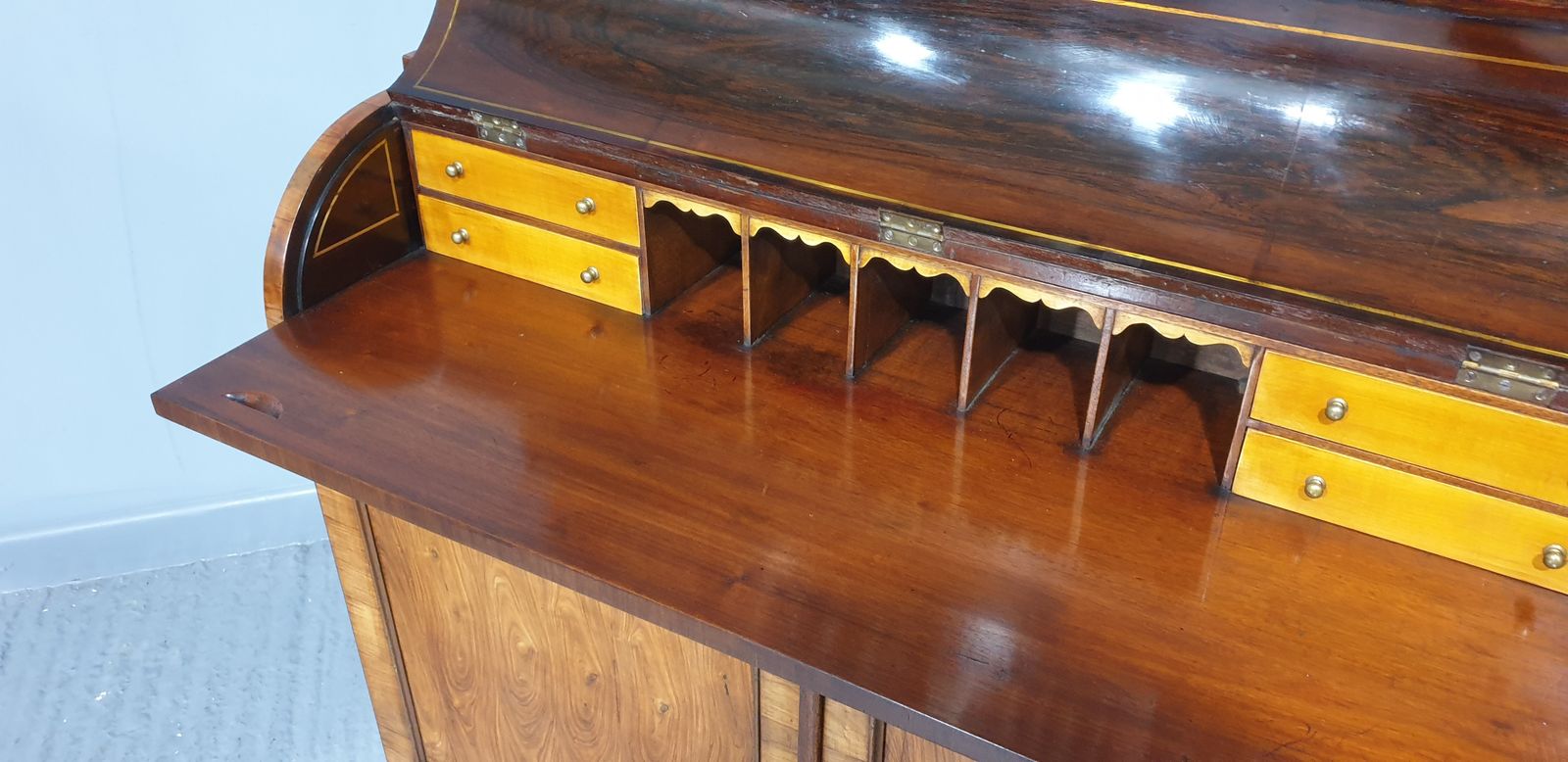 photo vinterior Outstanding Regency Brass Inlaid Rosewood Bureau Bookcase