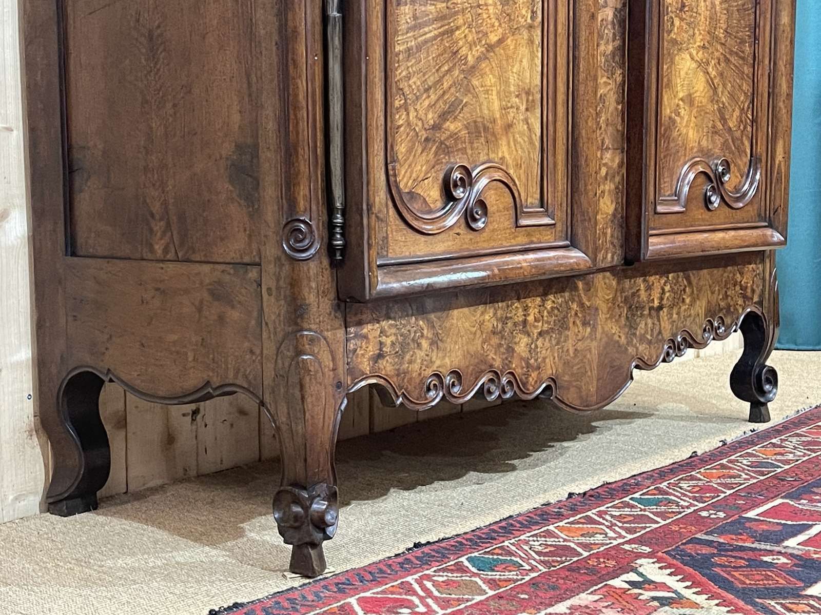 Louis XV Period Bressane Cupboard In Walnut And Burr Walnut (18th Century) photo for sale