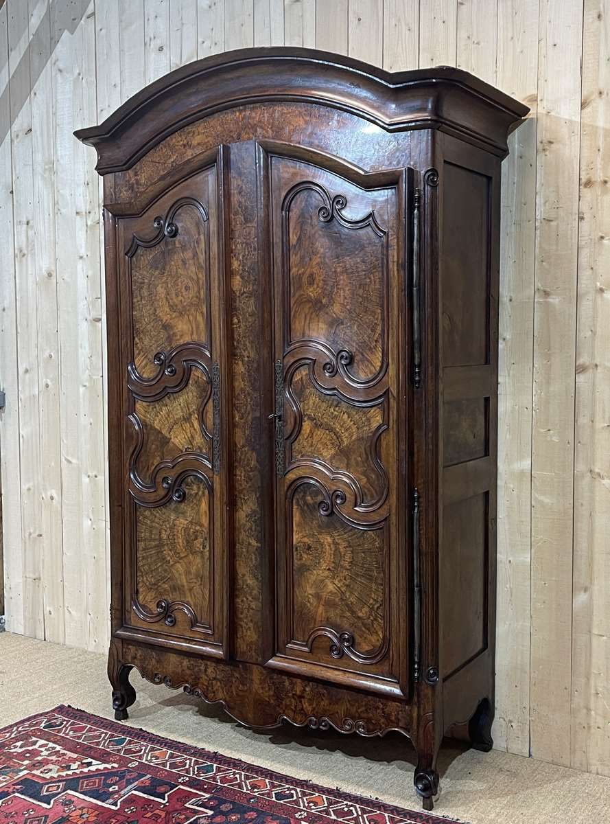 photo buy Louis XV Period Bressane Cupboard In Walnut And Burr Walnut (18th Century)