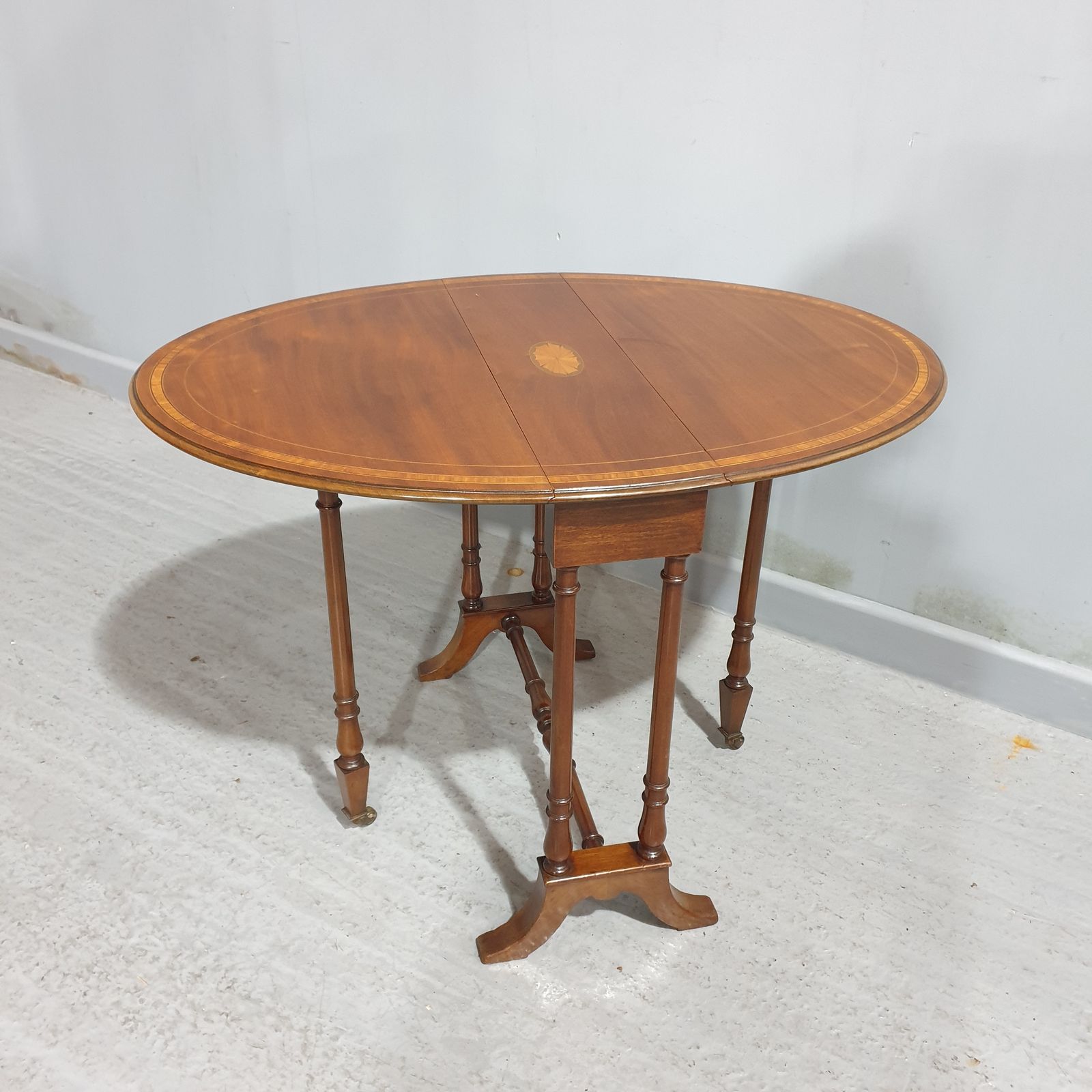 Fine Mahogany Inlaid Baby Sutherland Table