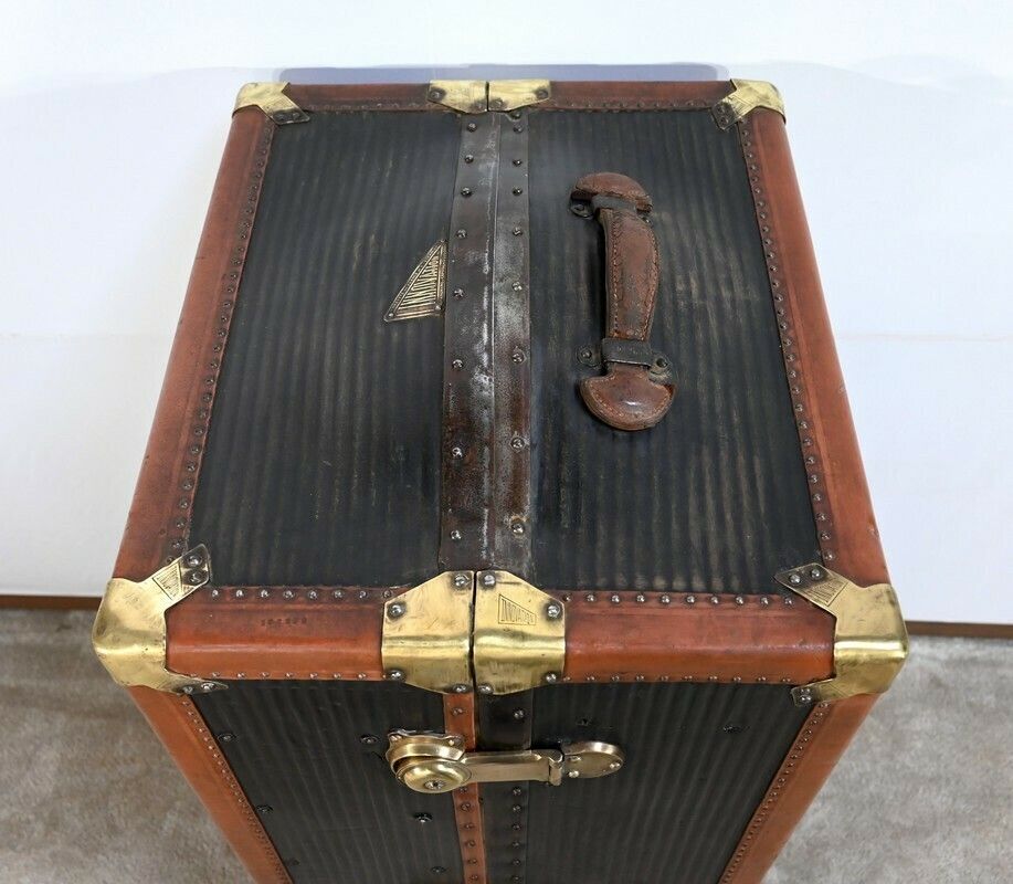 Secretaire Trunk, Mahogany Interior, Stamped Innovation – 1900 photo 3708.0