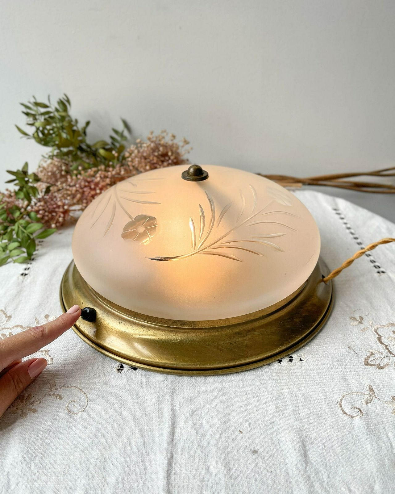 Vintage Table Lamp Globe In Old Chiseled Glass ~ Vintage Light Fixture ~ Original Lamp ~ Bedside Lamp ~ Art Deco Lamp ~ Table Lamp photo vintage