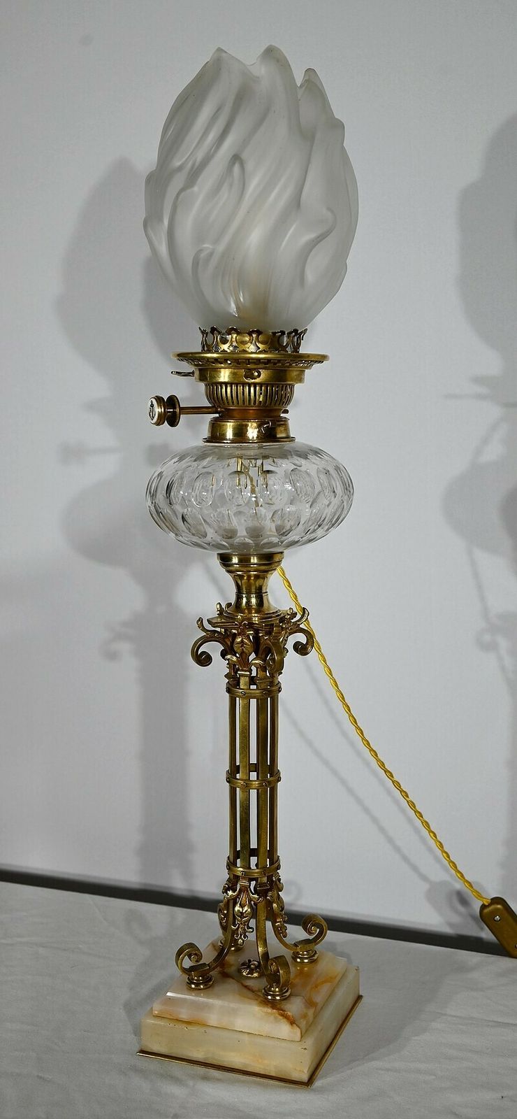 Important Electrified Oil Lamp In Brass And Onyx   Late 19th Century photo 1056.78