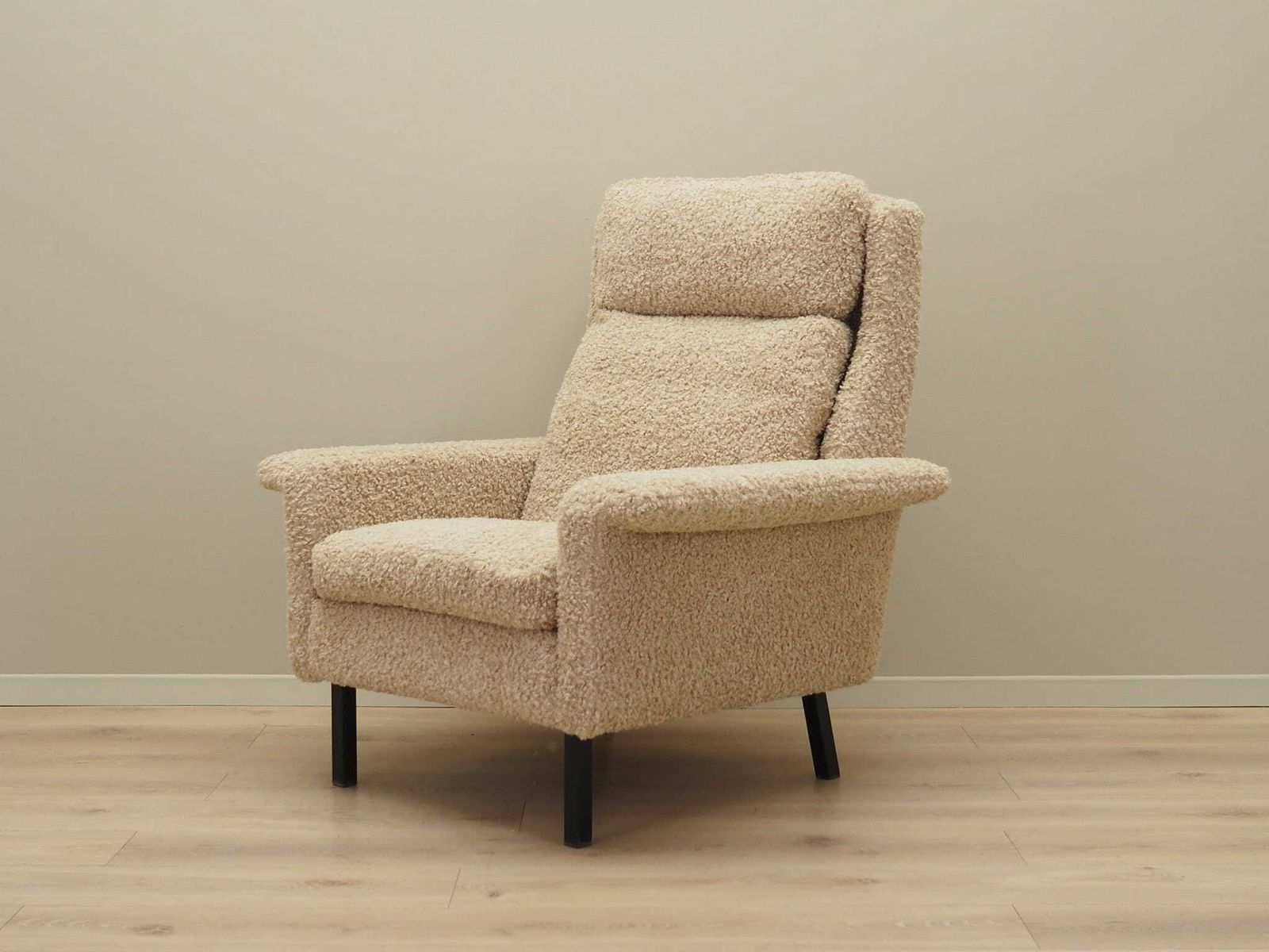 Beige Armchair, Danish Design, 1960s, Designer: Arne Vodder, Manufacturer: Fritz Hansen photo for sale